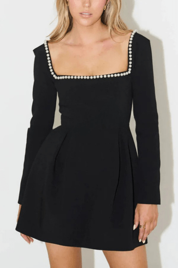 ANNELI - Samtkleid mit dekoriertem Ausschnitt