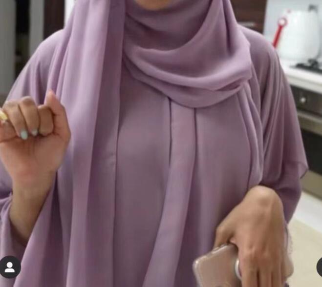 Berg-Feldt: Elegante und weiche Oversize-Abaya