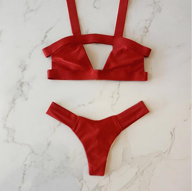 Haut de bikini femme à coupe haute, larges bretelles et décolleté en V plongeant berg-feldt