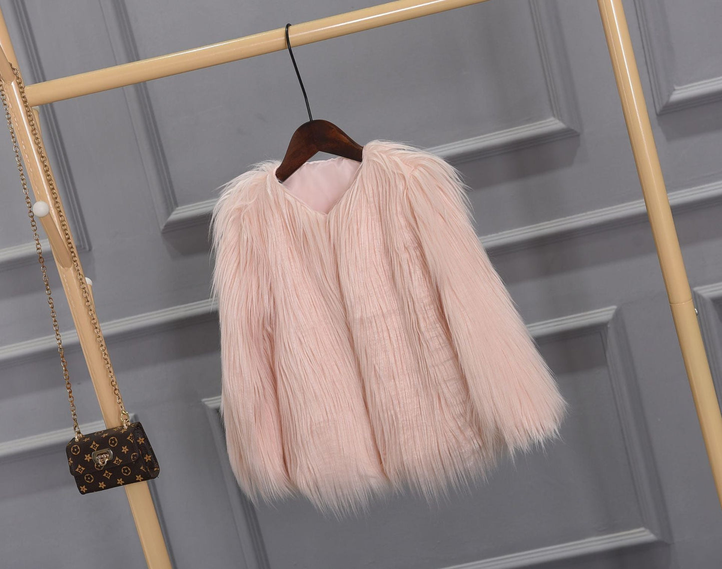Damen Luxuriöser Kunstpelzjacke mit voluminösem Kragen Berg-Feldt
