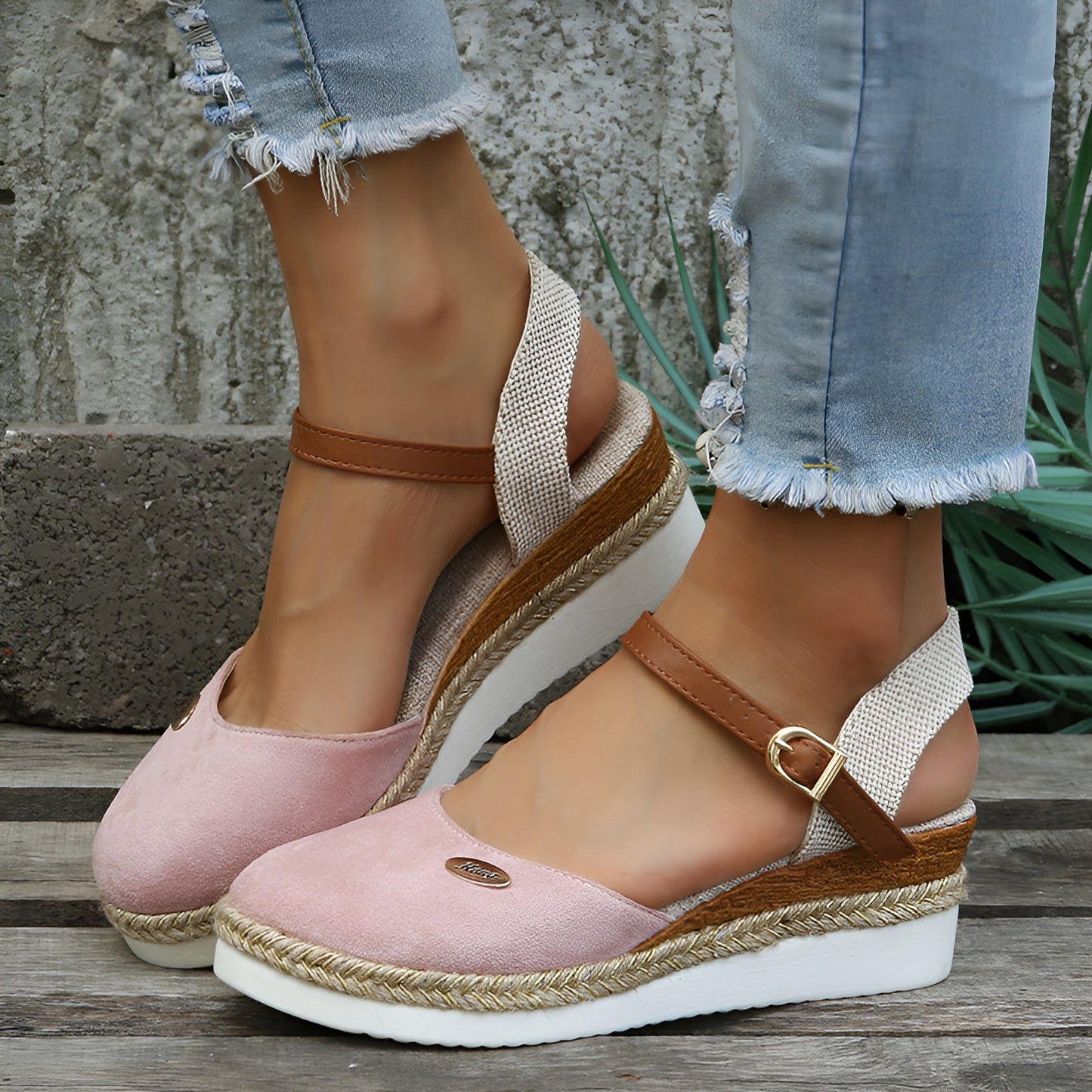 Komfortable und elegante orthopädische Damen-Sandalen
