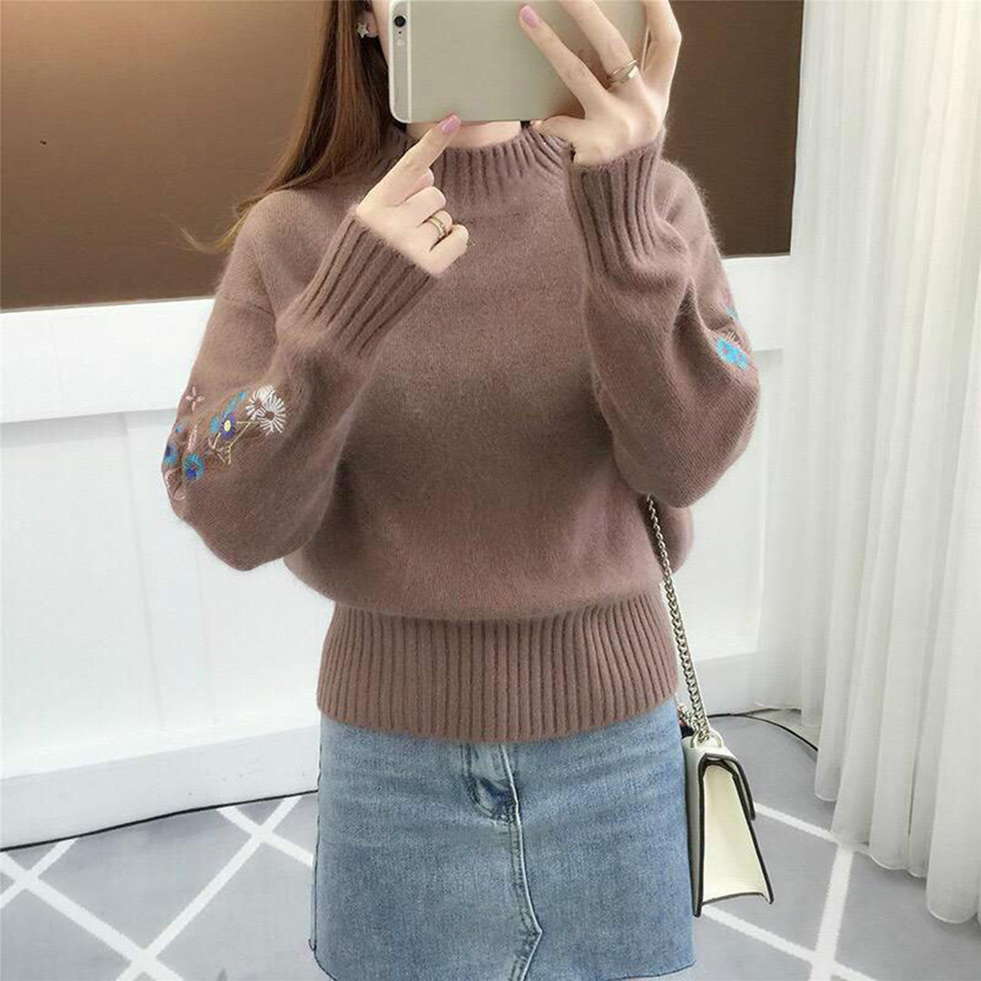 Berg-Feldt | Strickpullover mit floraler Stickerei