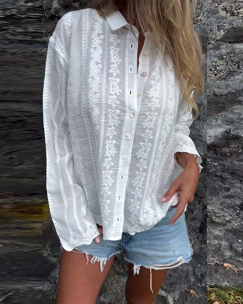 Elegante Damenbluse mit Stickerei, Knopfleiste und langen Ärmeln von berg-feldt