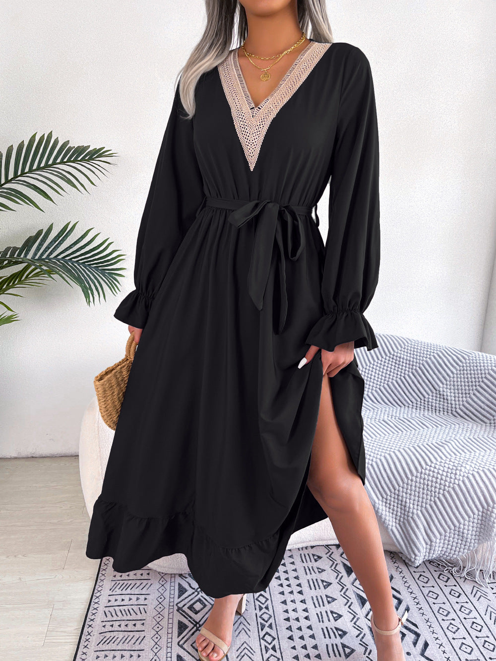 Weites Maxikleid für Damen mit V-Ausschnitt, Taillengürtel von berg-feldt