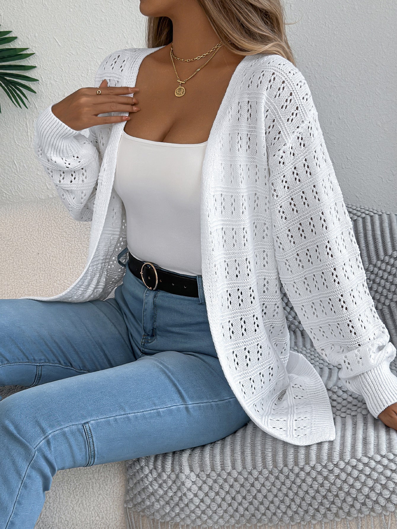 Atmungsaktive Damen Strickjacke mit Lochmuster von berg-feldt