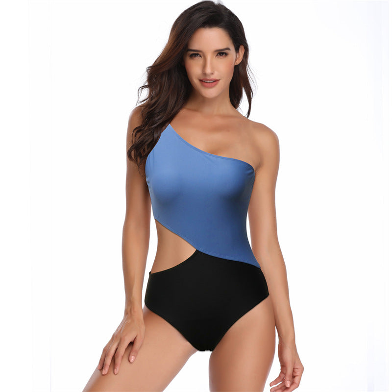 Asymmetrischer Badeanzug mit Cut-Outs von berg-feldt