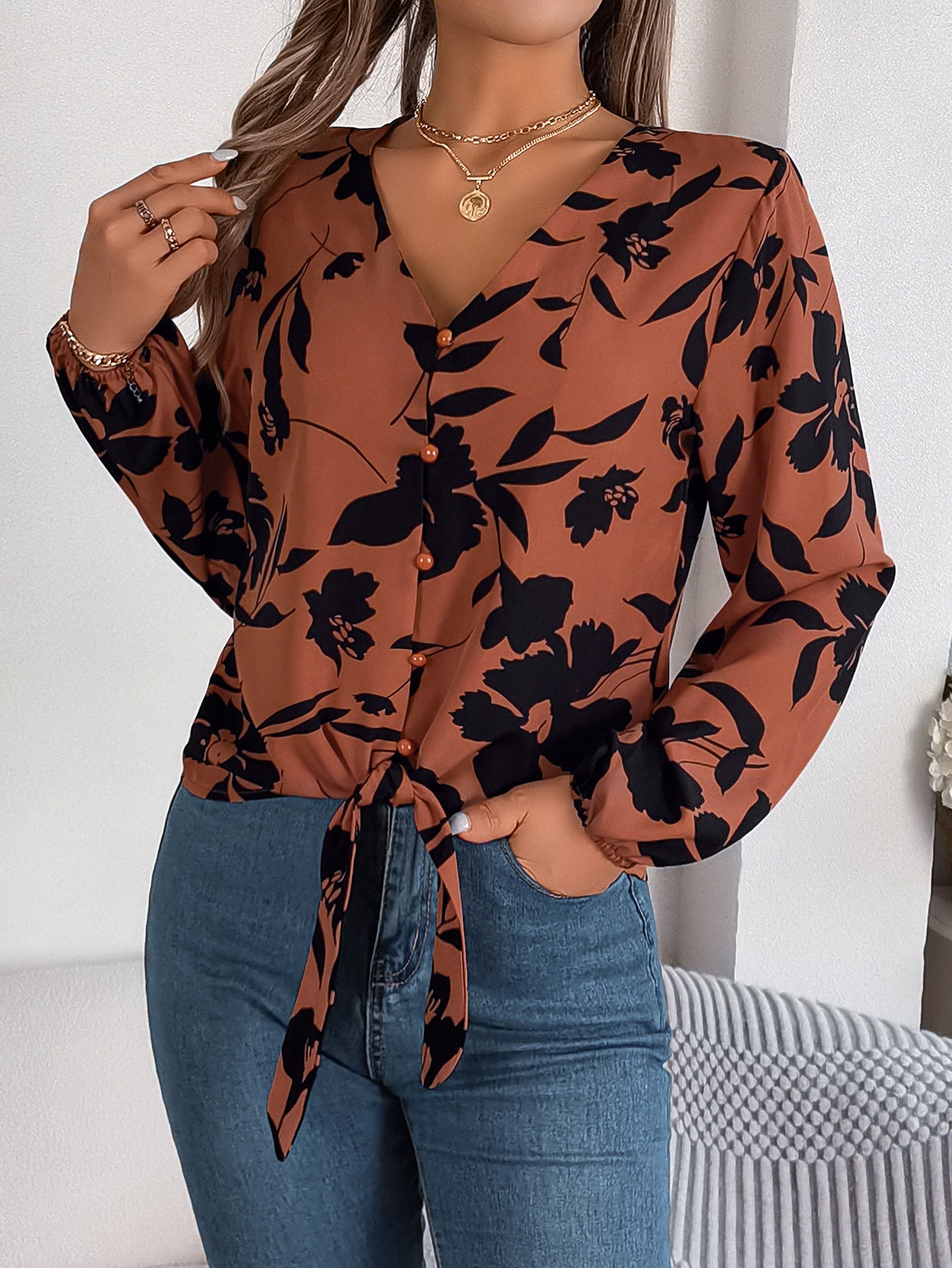 Chemisier pour femme avec nœud fleuri et fermeture boutonnée par berg-feldt