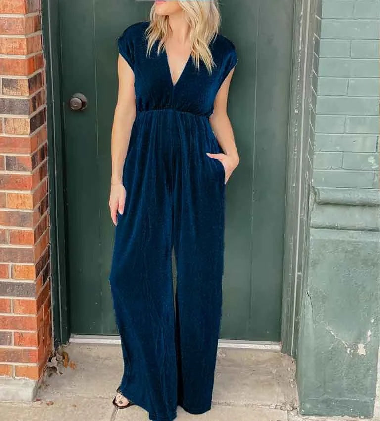 Weitbeiniger Damen Jumpsuit mit V-Ausschnitt in Relaxed Fit von berg-feldt