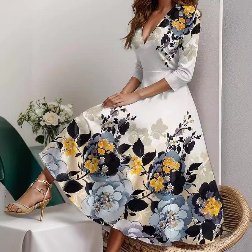A-Linie Damen-Midikleid mit V-Ausschnitt, Dreiviertelärmeln und Blumenmuster von berg-feldt