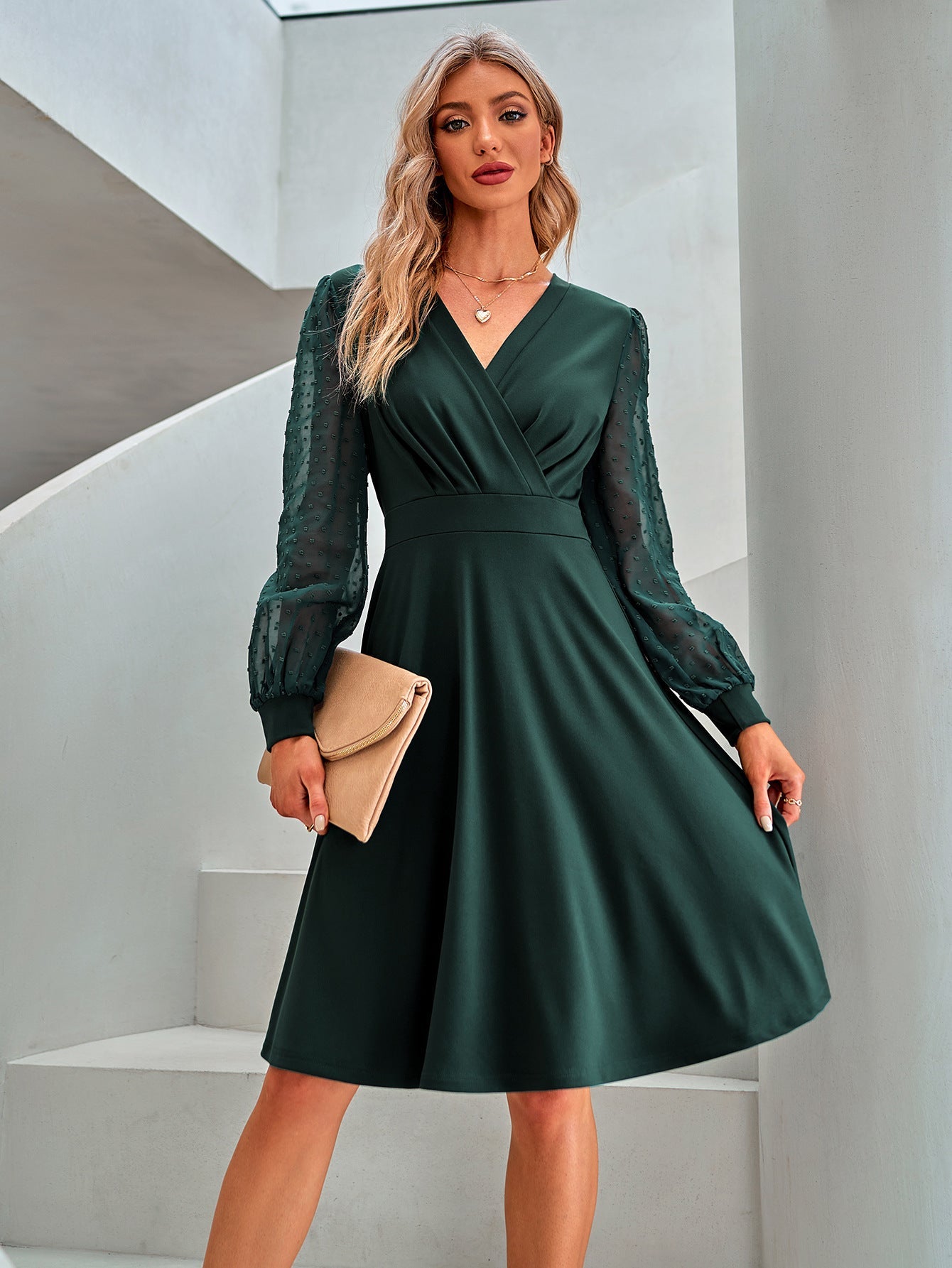 Wickelkleid für Damen, figurbetont, mit transparenten Ärmeln und schwungvollem Rock von berg-feldt