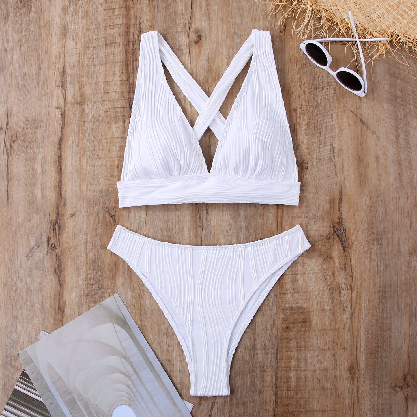 Women's Plunge Neck Cross-Back Bikini Set berg-feldt