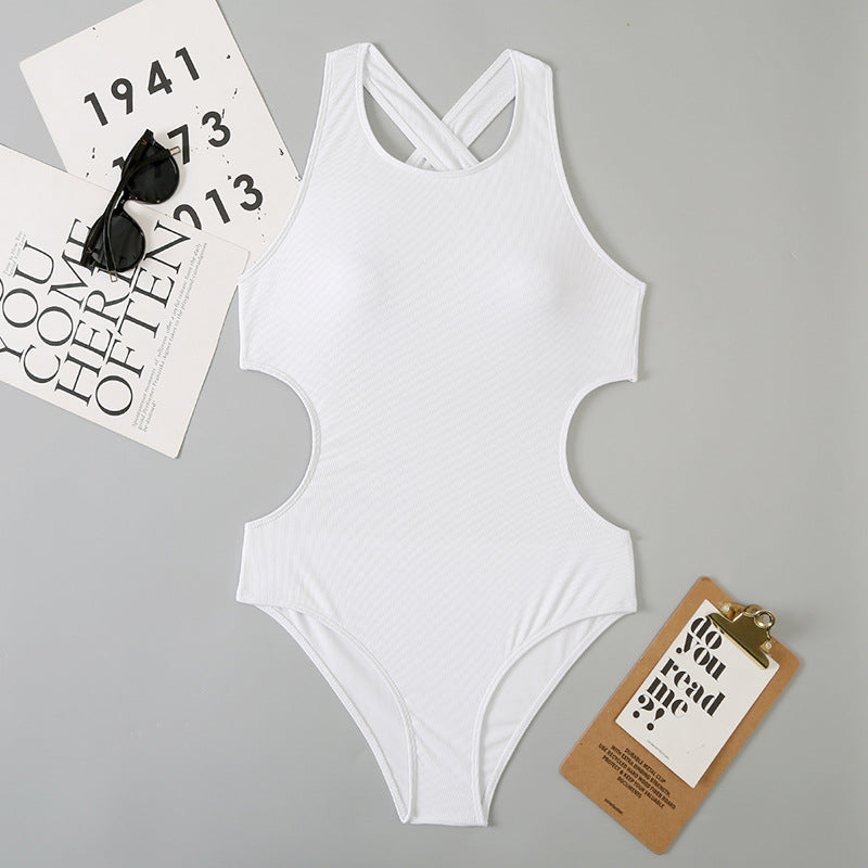 Badeanzug für Damen mit innovativem Cut-out-Design von berg-feldt