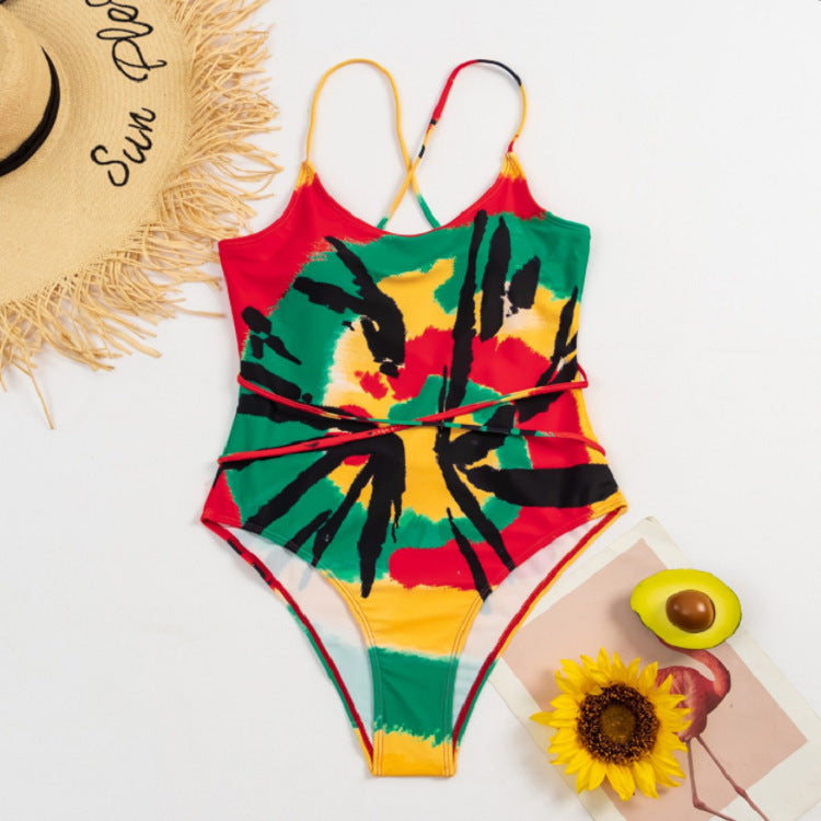 Badeanzug für Damen mit modischen Schnittdetails und auffälligem Print von berg-feldt
