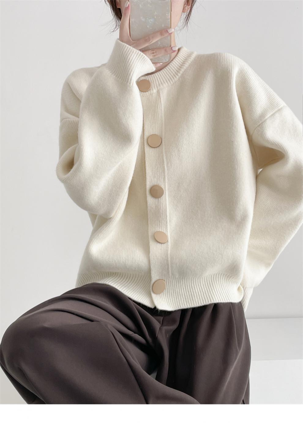Damen Oversized Strickjacke mit großen Holzknöpfen und weitem Schnitt Berg-Feldt