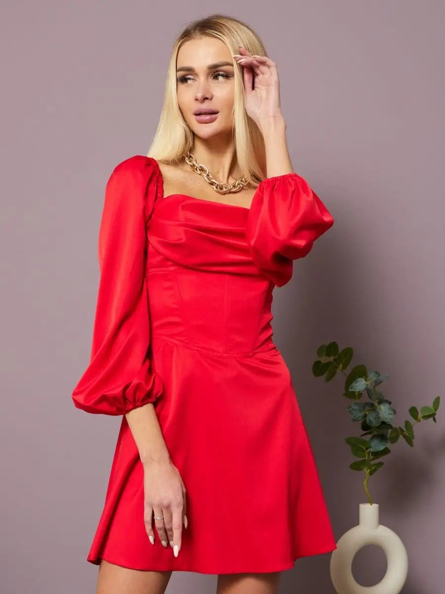 Robe élégante pour femme avec fronces et manches bouffantes de berg-feldt