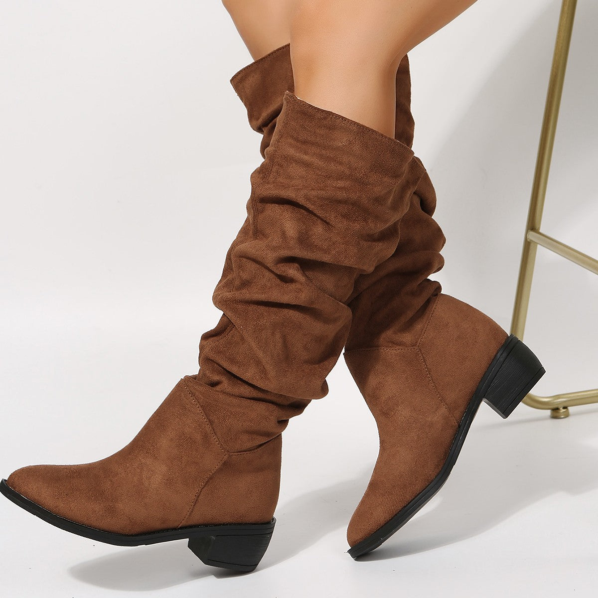 Elegante Damen-Stiefel mit bequemem Schlupfdesign und stilvollen Falten