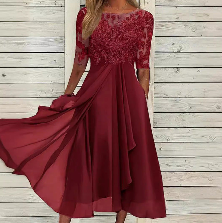 Abendkleid für Damen: Elegantes Chiffonkleid mit aufwendiger Spitze von berg-feldt