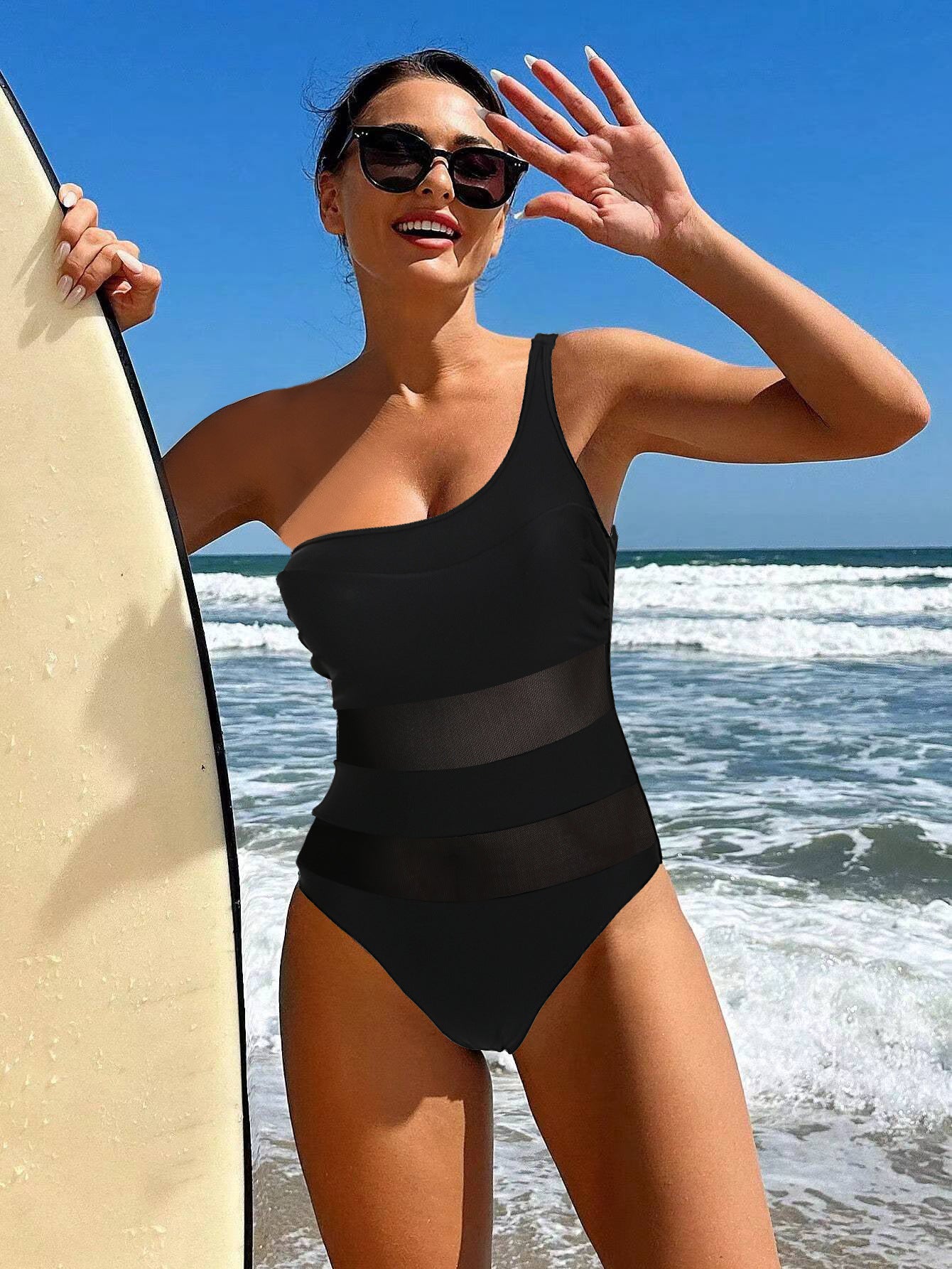 Asymmetrischer Badeanzug für Damen mit transparenten Details von berg-feldt