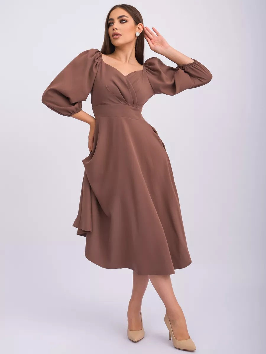 Wickelkleid für Damen mit voluminösen Ärmeln und elegantem V-Ausschnitt von berg-feldt