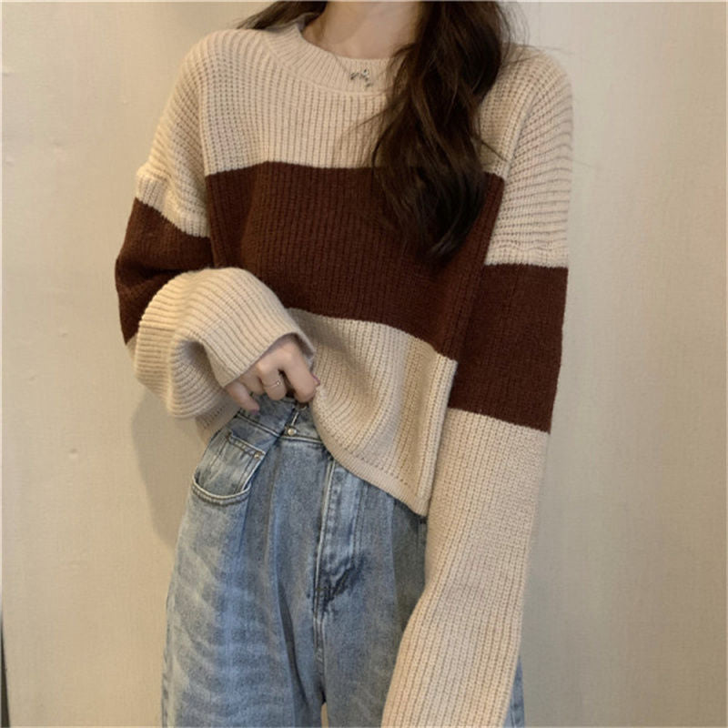 Women's knitted jumper with wide sleeves and contrasting design Berg-Feldt