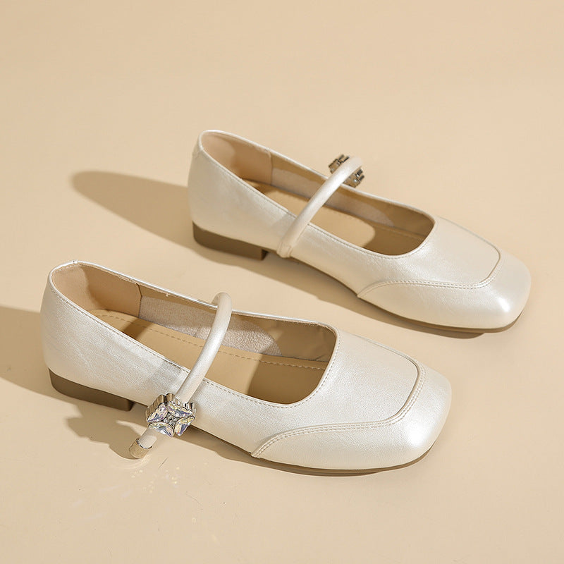 Elégantes Mary Janes pour femme avec détails en cristal par berg-feldt