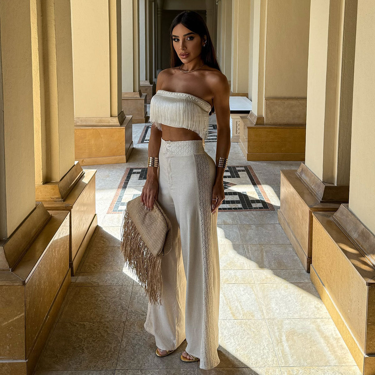Zweiteiliges Damen-Outfit: fransiges Oberteil & fließende Hose von berg-feldt