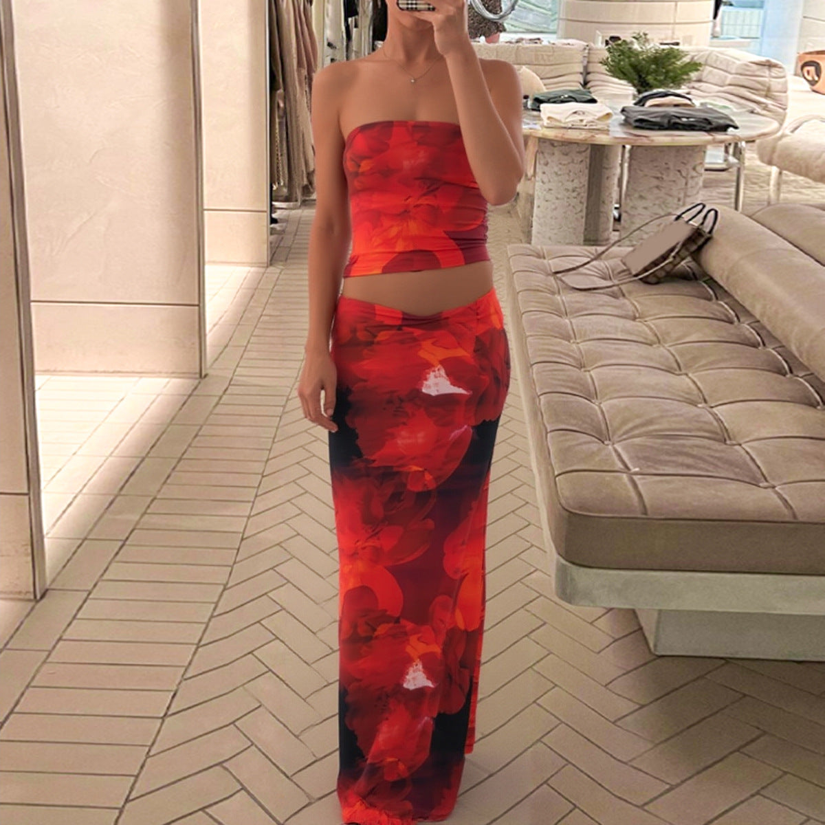 Figurbetontes Maxikleid für Damen im zweiteiligen Design mit buntem Streifenmuster von berg-feldt