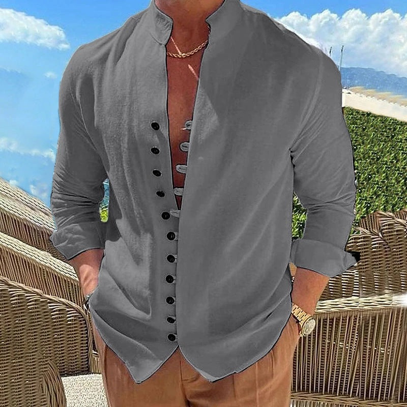 Modische Herren-Leinenbluse mit Henley-Kragen und Knopfdetails von berg-feldt
