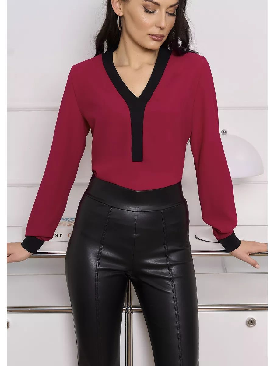 Elegante Damenbluse mit modernen Kontrastdetails von berg-feldt
