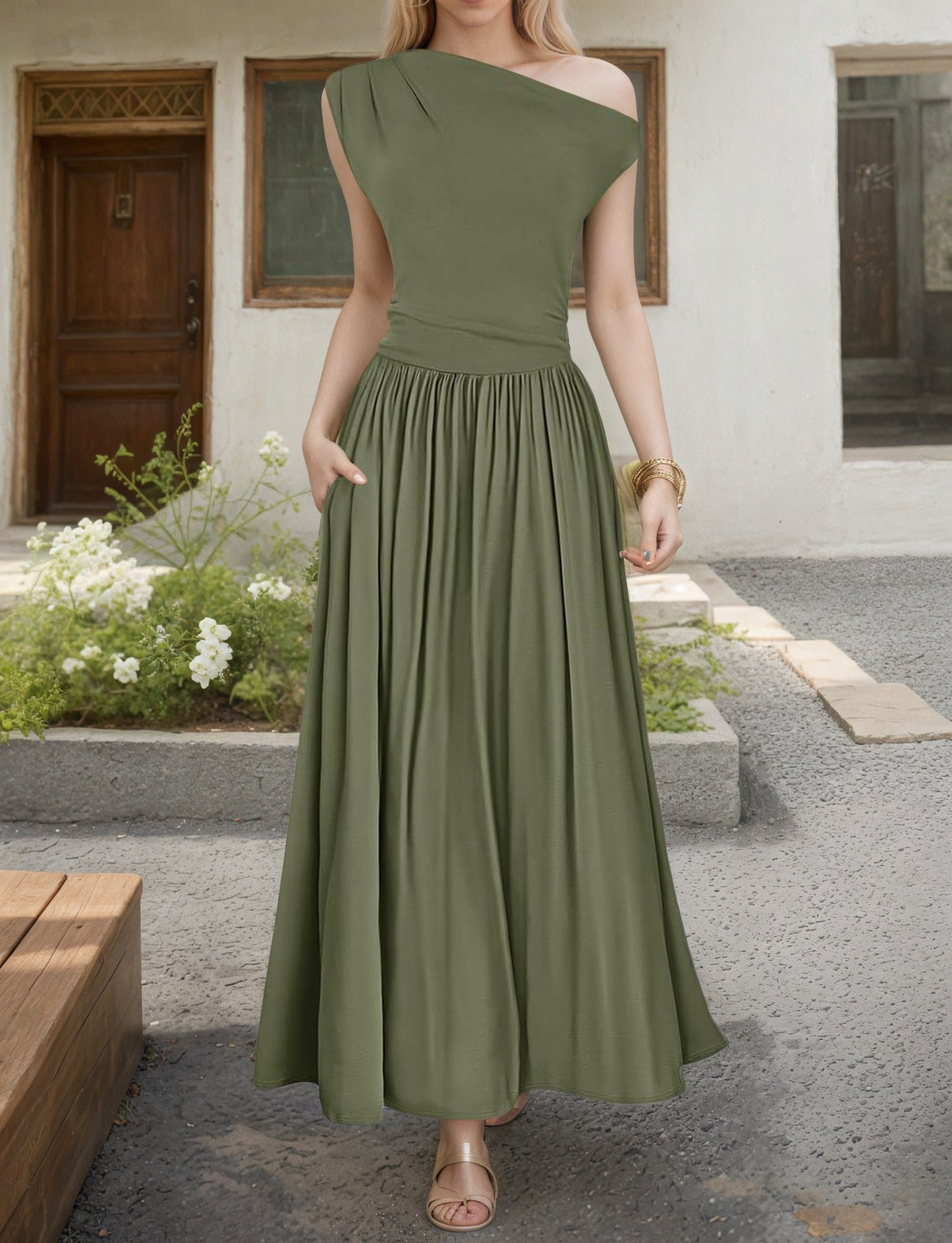 Asymmetrisches Maxikleid mit fließendem Rock von berg-feldt