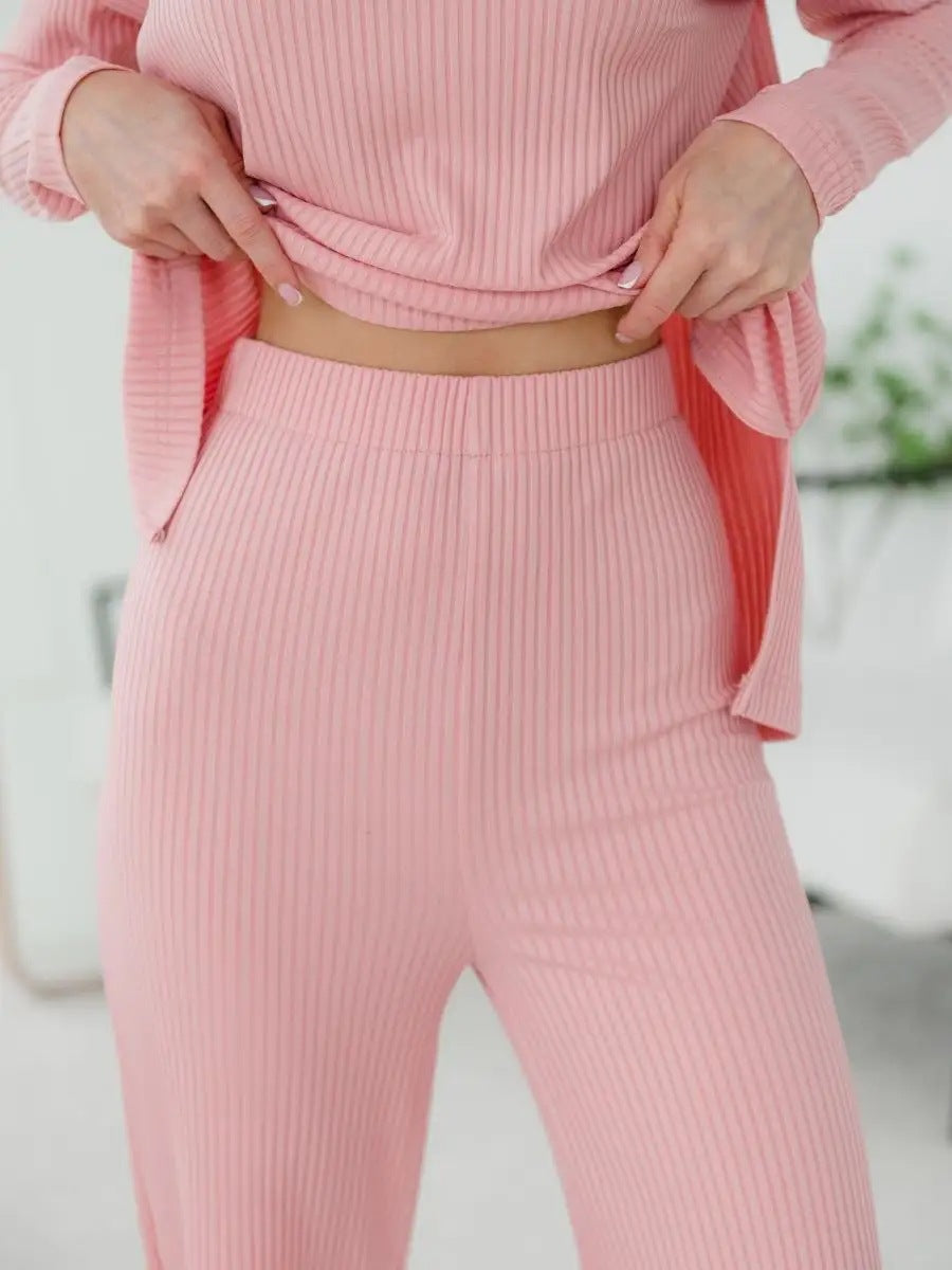 Bequemer Damen-Loungeanzug mit langen Ärmeln und weitem Schnitt von berg-feldt