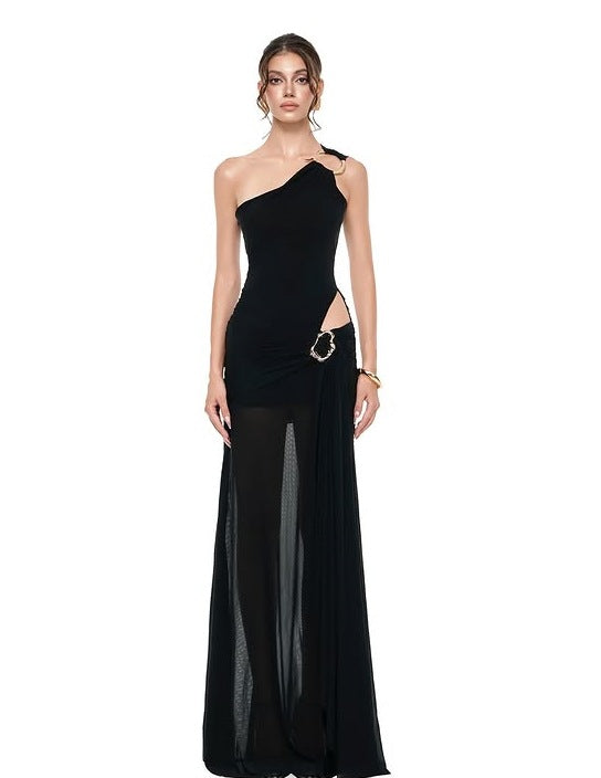 Asymmetrisches Abendkleid mit hohem Beinschlitz und Ziergürtel von berg-feldt