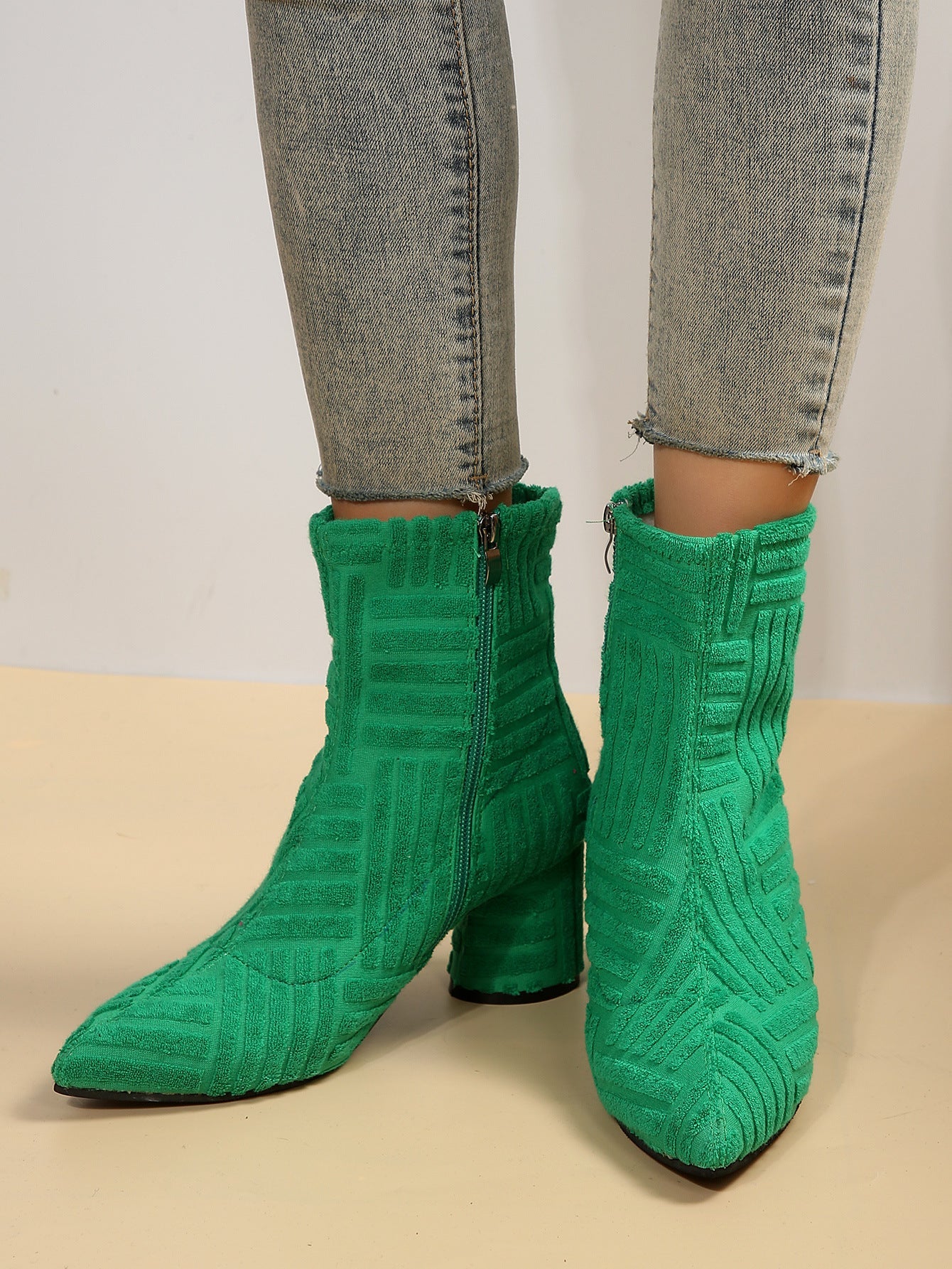 Damen Stiefeletten mit zeitgemäßem Strickdesign und komfortablem Blockabsatz Berg-Feldt