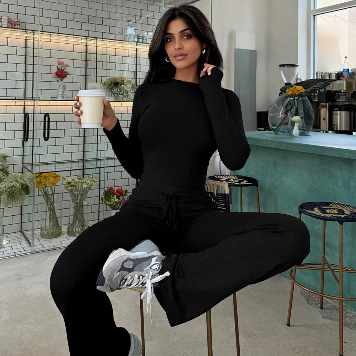 Bequemer Damen-Jumpsuit mit weitem Bein, langen Ärmeln und elastischem Bund von berg-feldt