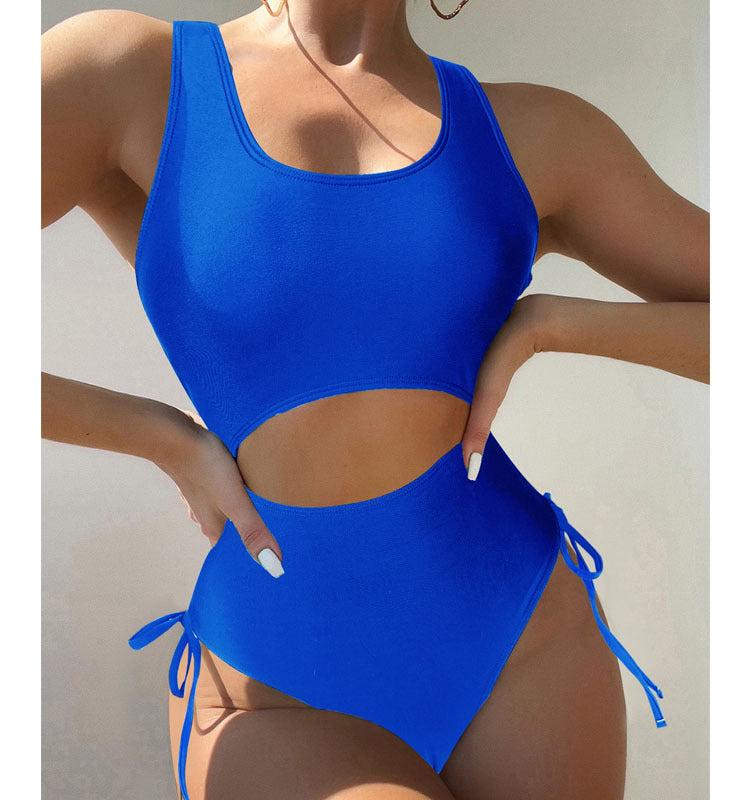 Badeanzug für Damen mit Cut-Out und seitlichem Bindeband von berg-feldt