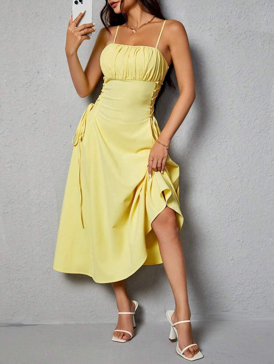 Robe mi-longue pour femme Berg-Feldt avec bretelles spaghetti réglables et taille ajustée