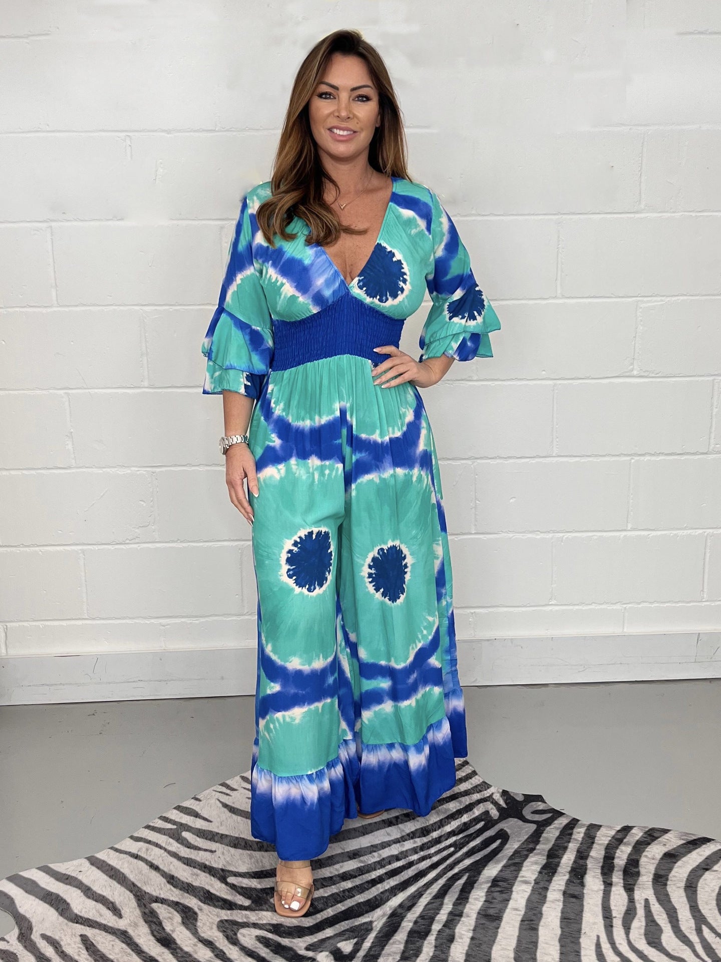 Weitbeiniger Damen-Maxi-Jumpsuit mit farbenfrohem Batik-Print von berg-feldt