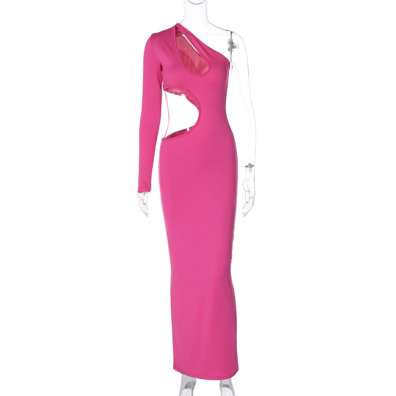 Robe élégante pour femme avec coupe asymétrique et découpes de berg-feldt