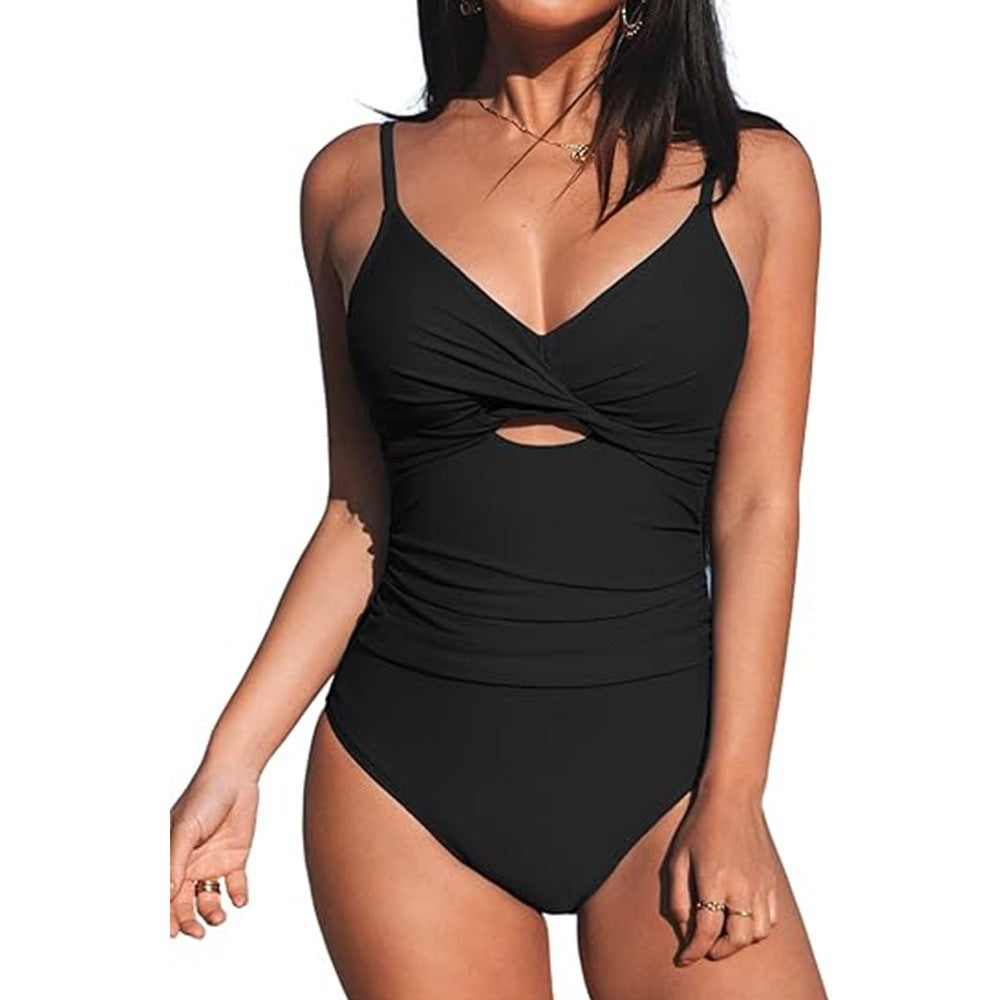 Badeanzug für Damen mit modischem Cut-out und elegantem Twist von berg-feldt