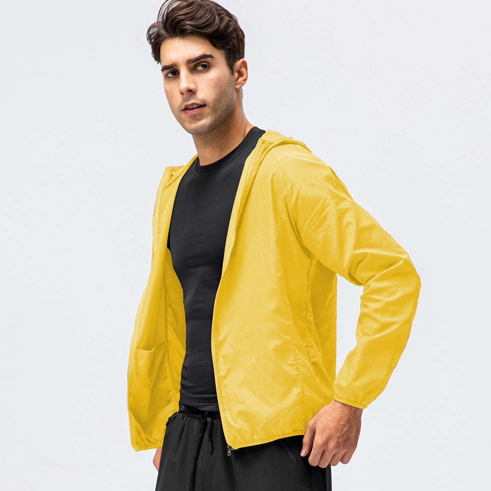 Leichte Herren Laufjacke, atmungsaktiv und mit Reflektoren von berg-feldt