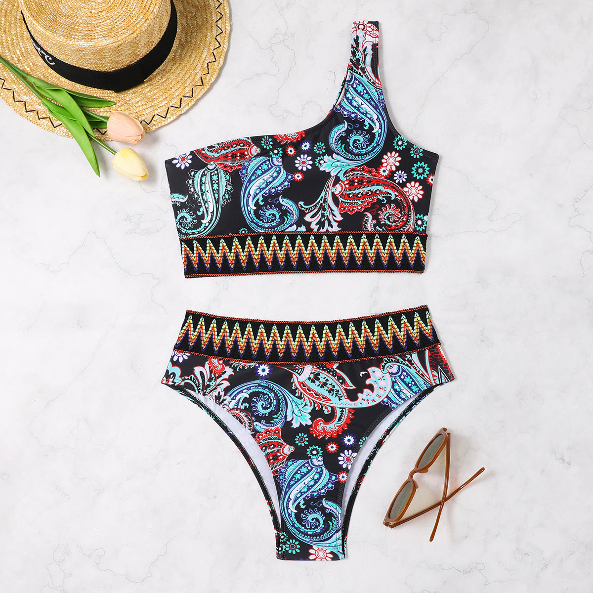 Asymmetrischer Damen-Bikini mit buntem Berg-Feldt Muster