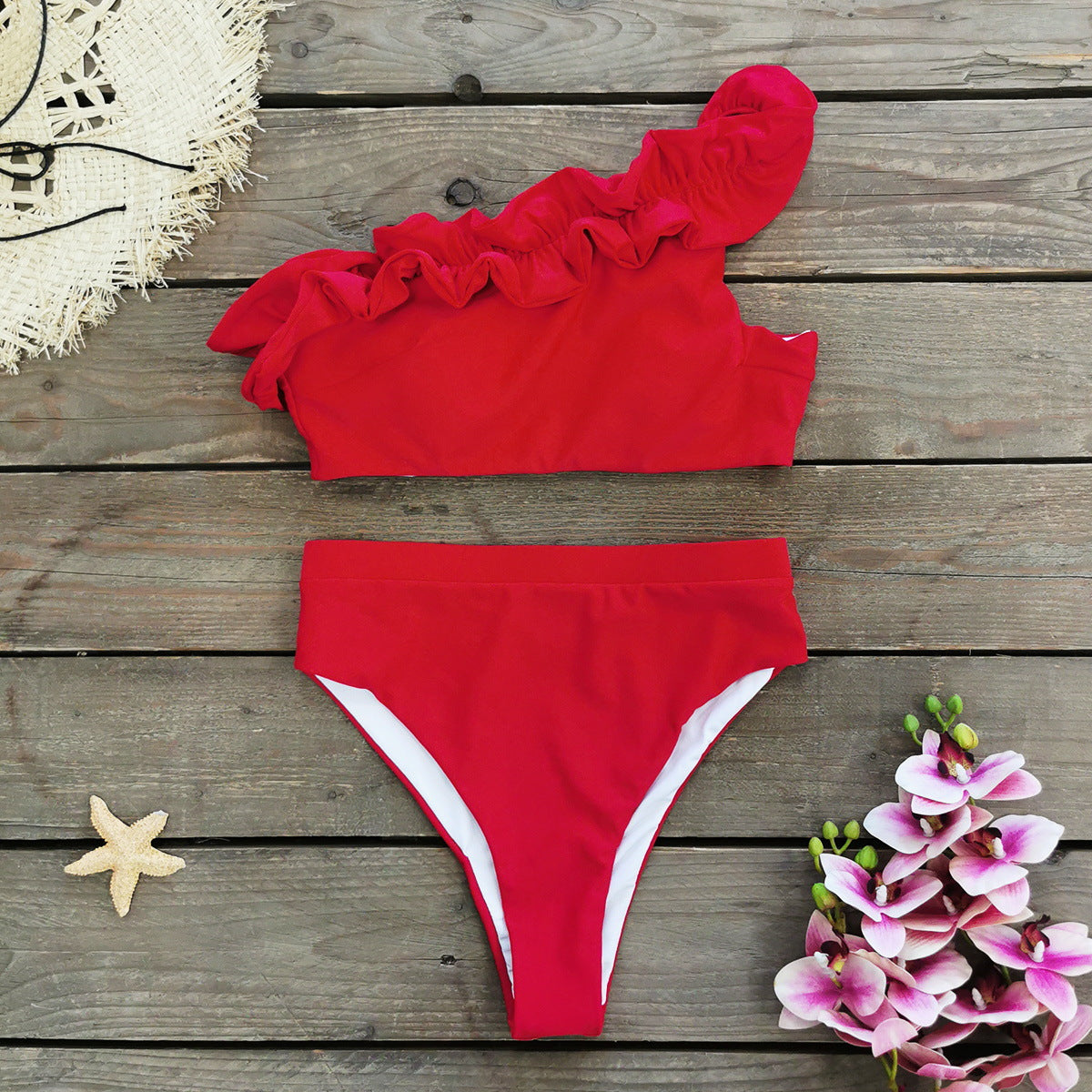 Asymmetrischer Damen-Bikini mit Raffungen und hohem Bund von berg-feldt