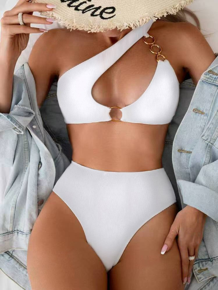 Asymmetrischer Damen-Bikini mit goldenen Details von berg-feldt
