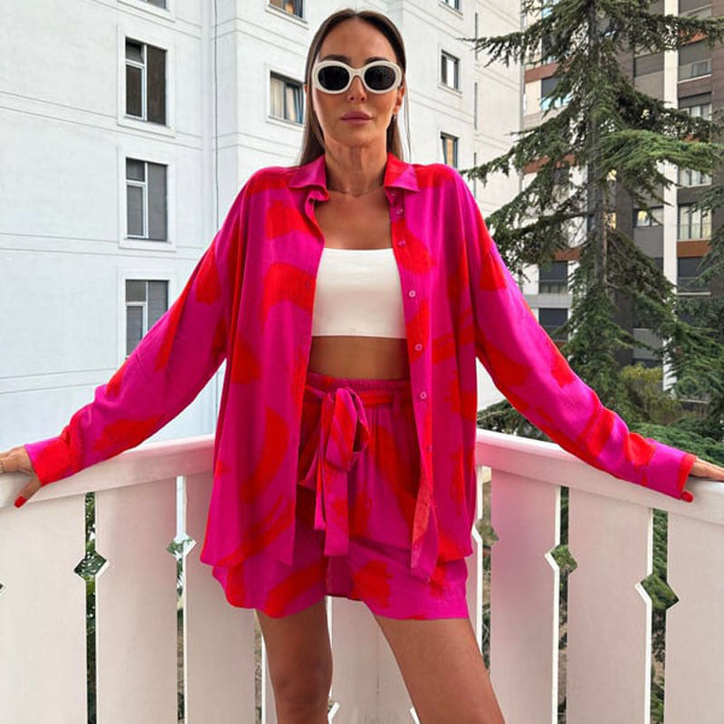 Bequeme Damen Sommer-Outfit: Oberteil und Shorts von berg-feldt