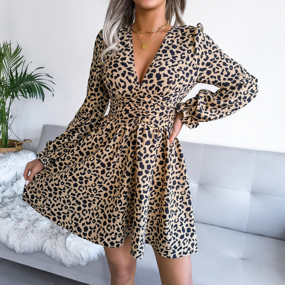 Robe courte pour femme berg-feldt à manches volantées et col en V profond