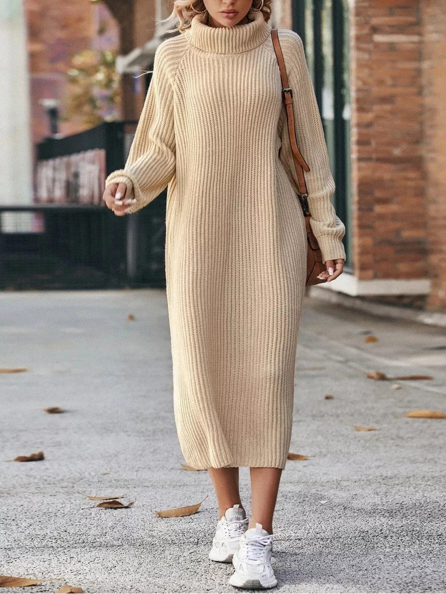 Weites Strickkleid für Damen mit hohem Kragen von berg-feldt