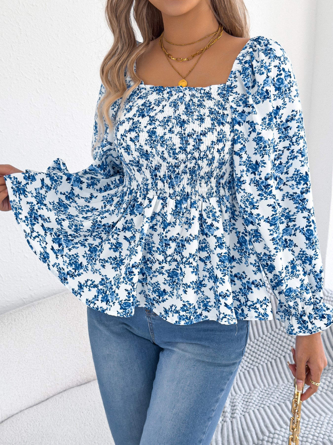 Weite Damenbluse mit Blumenmuster von berg-feldt