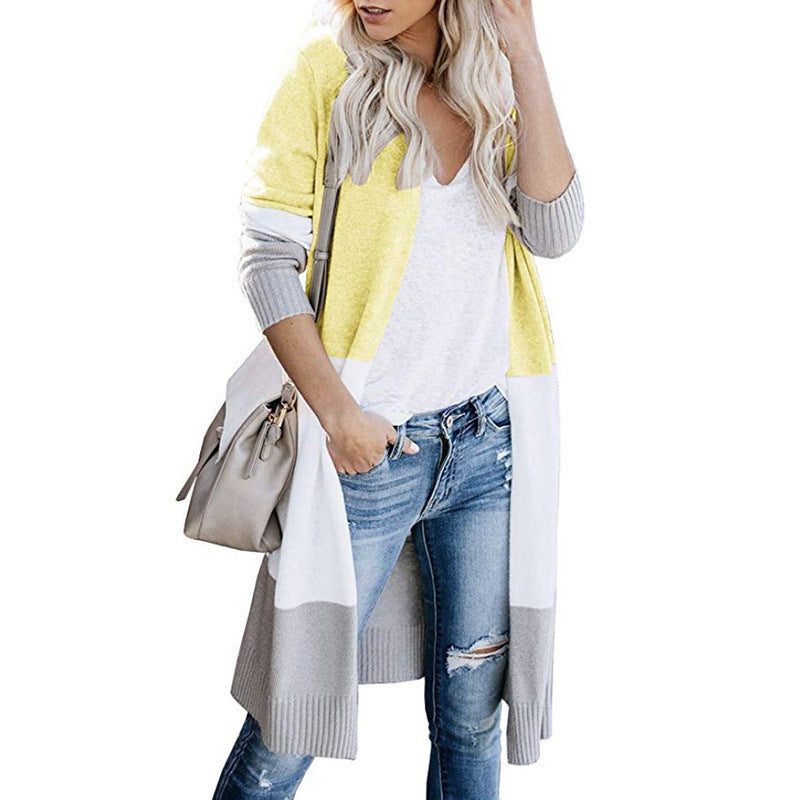 Modischer Damen-Strickmantel mit Farbblock-Design und figurfreundlichem Schnitt von berg-feldt