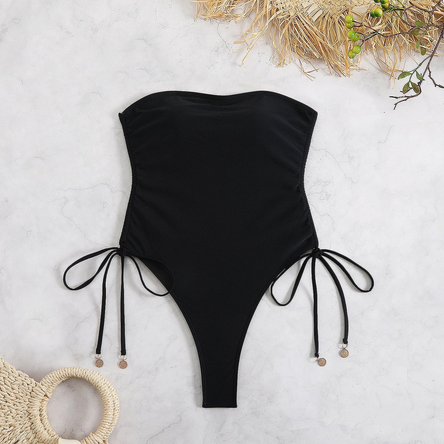 Badeanzug für Damen: Hochgeschnitten, Cut-Out, verstellbare Träger