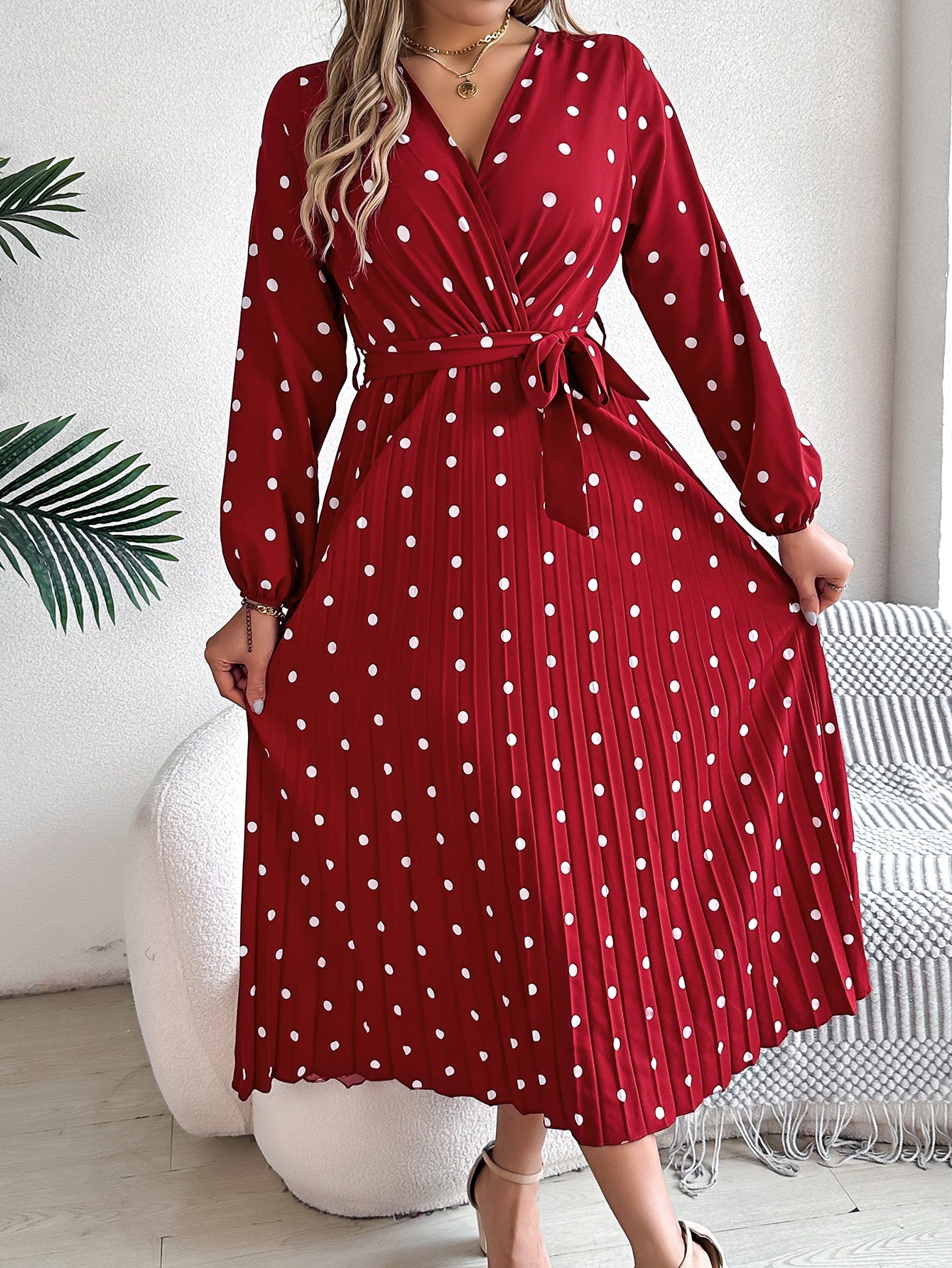 Wickelkleid für Damen mit Punkten und Raffungen von berg-feldt
